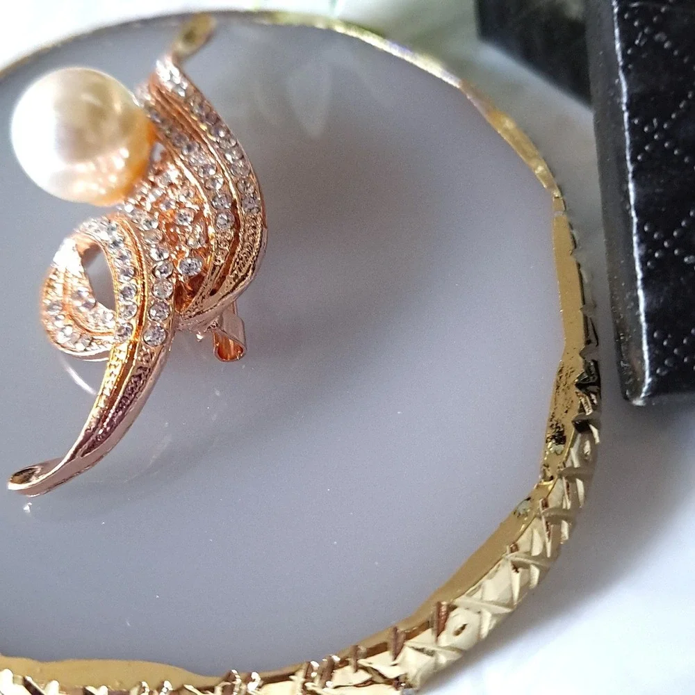 New‎ Boutique Rose Gold Pearl Crystal Ribbon Brooch Pin 3